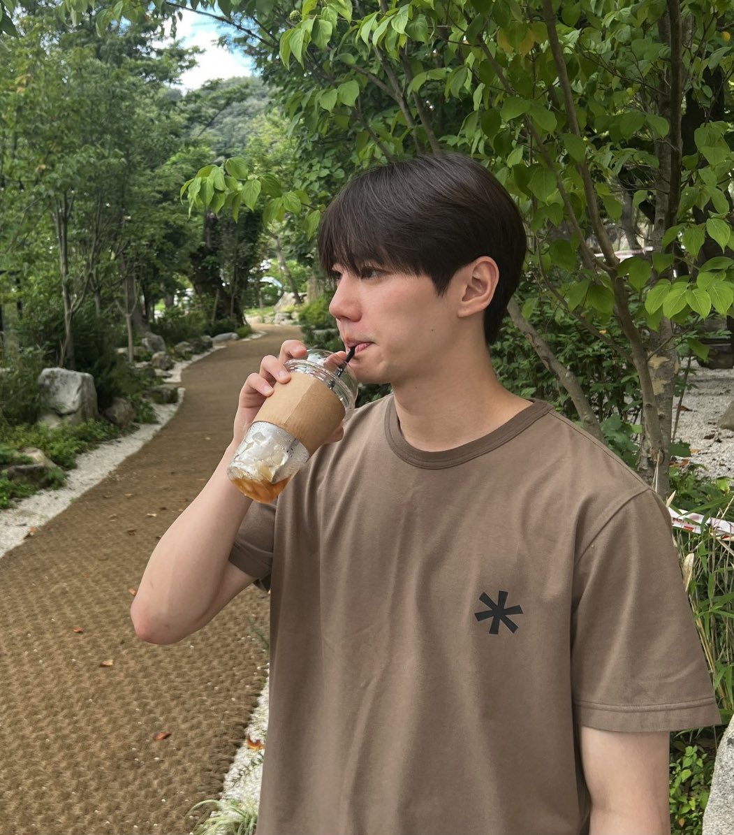 jjundda's tweet image. 세팅안된머리 좋은거 아는사람