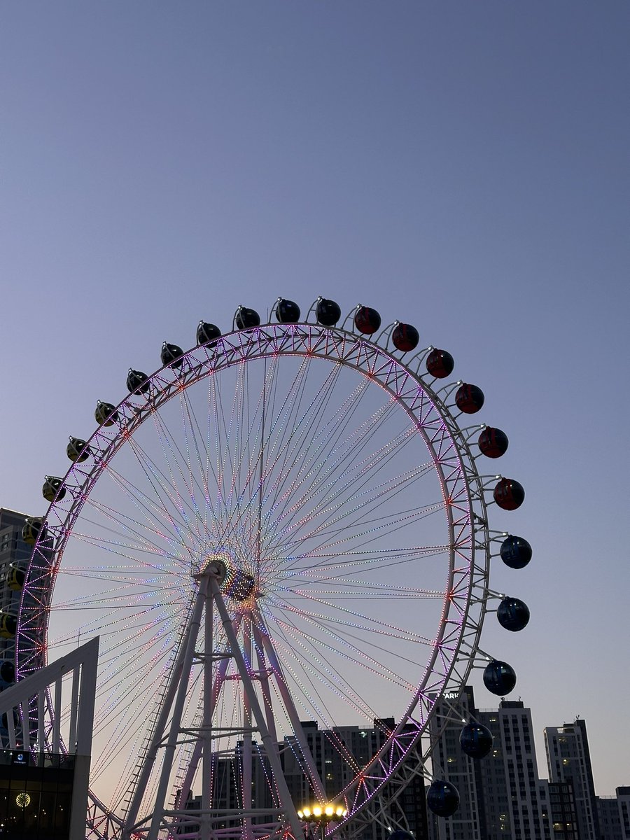 zucomdotcom's tweet image. 💚무계획 속초 식도락 여행 후기 타래💚

저는 일단 12월에 속초에 다녀왔는데요 저는 속초를 7살때부터 1년에 두번씩은 꼭 갔어요! 이번 여행은 올해 두번째 속초 여행이었는데 갑자기 떠난 여행이라 무계획이었거든요! 가볍게 풀어볼게요‼️

(먹는거 밖에 없음)
(지극히 주관적 취향)