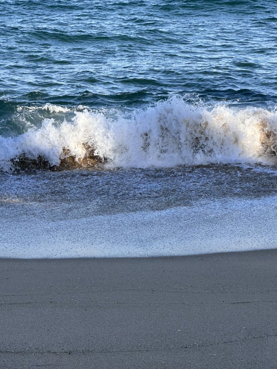 zucomdotcom's tweet image. 💚무계획 속초 식도락 여행 후기 타래💚

저는 일단 12월에 속초에 다녀왔는데요 저는 속초를 7살때부터 1년에 두번씩은 꼭 갔어요! 이번 여행은 올해 두번째 속초 여행이었는데 갑자기 떠난 여행이라 무계획이었거든요! 가볍게 풀어볼게요‼️

(먹는거 밖에 없음)
(지극히 주관적 취향)