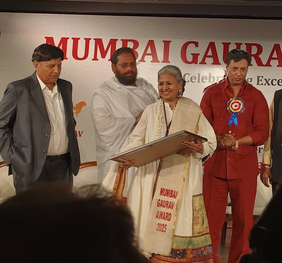 I am so happy at the most favourable response that SEEMA KAPOOR'S autobiography 'Yun Guzari Hai Ab Talak' is guzar rahi🙃. Going places!Being felicitated on &amp; on. I keep getting soooo many appraisals and links. Most importantly for me the book has done maximum justice to OM PURI.