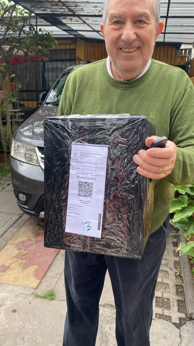 JamesMicha9312's tweet photo. @FedEx This man got his package today.Test me done if you have not receive your own. https://t.co/4E6JdVBXOb
