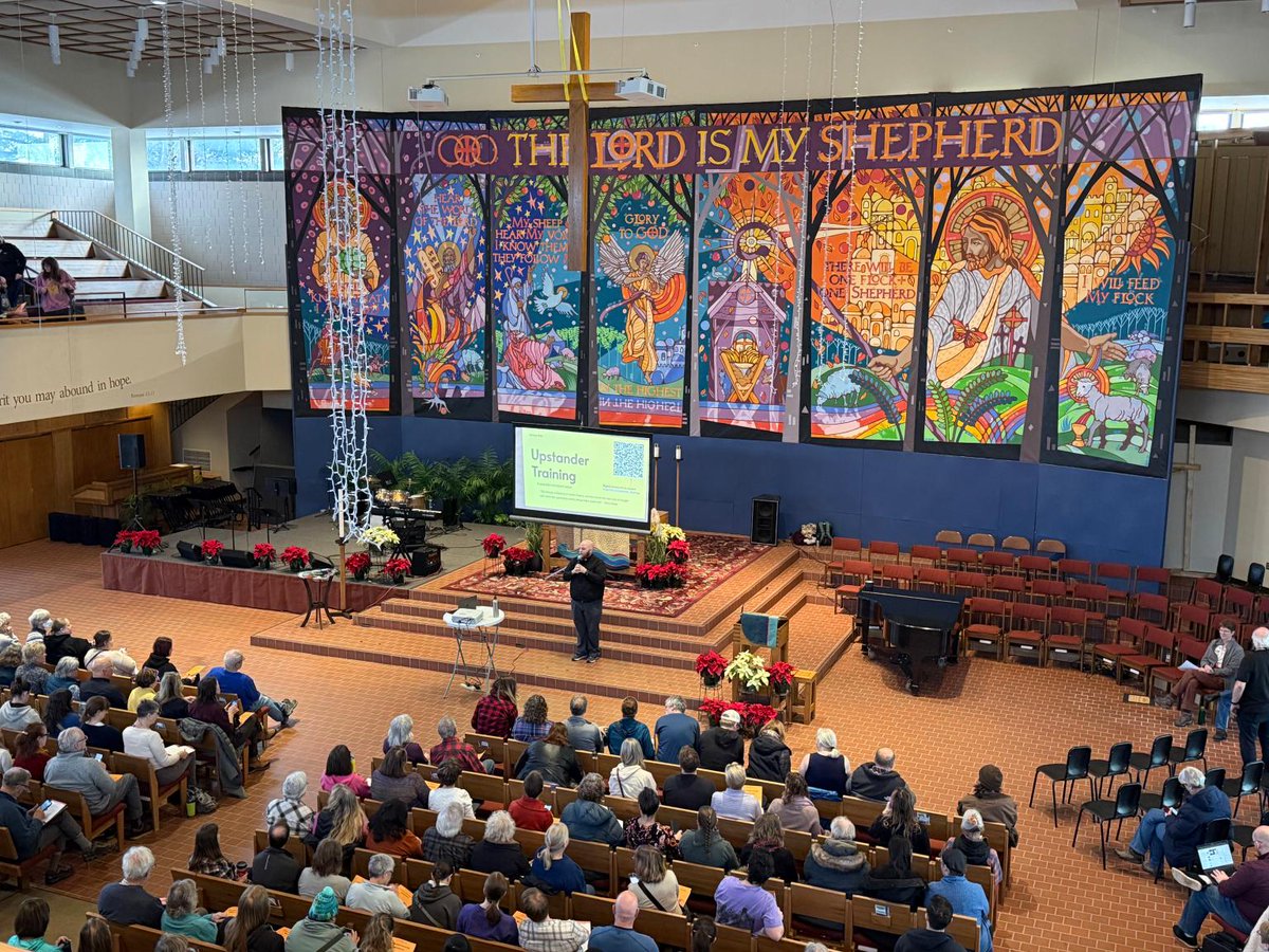 mcgmouton57's tweet image. More than 1,000 people crammed into a Minnesota church Saturday for "training" in how to deal with ICE in the wake of the shooting of a radical protestor- during which the radical leftist organizer urged participants to annoy the agents like "mosquitoes."

nypost.com/2026/01/10/us-…