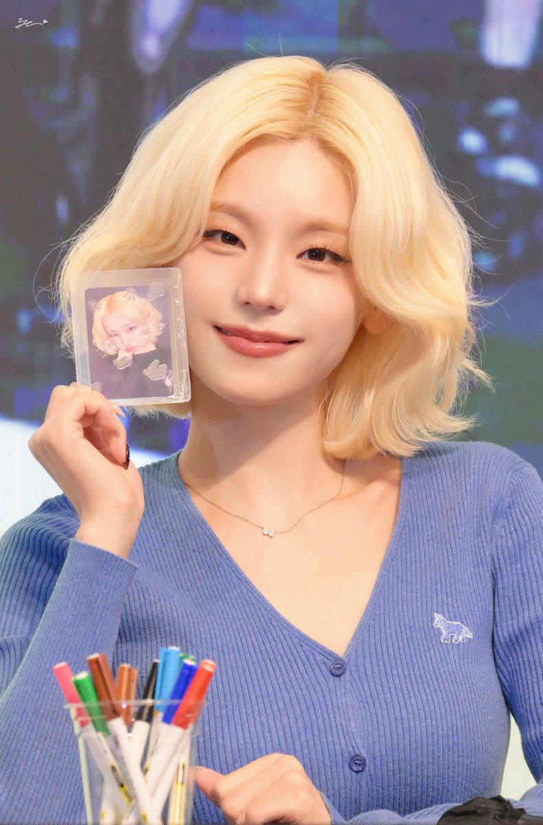 260111

🩵🐱🩵

#있지 #ITZY #예지 #YEJI