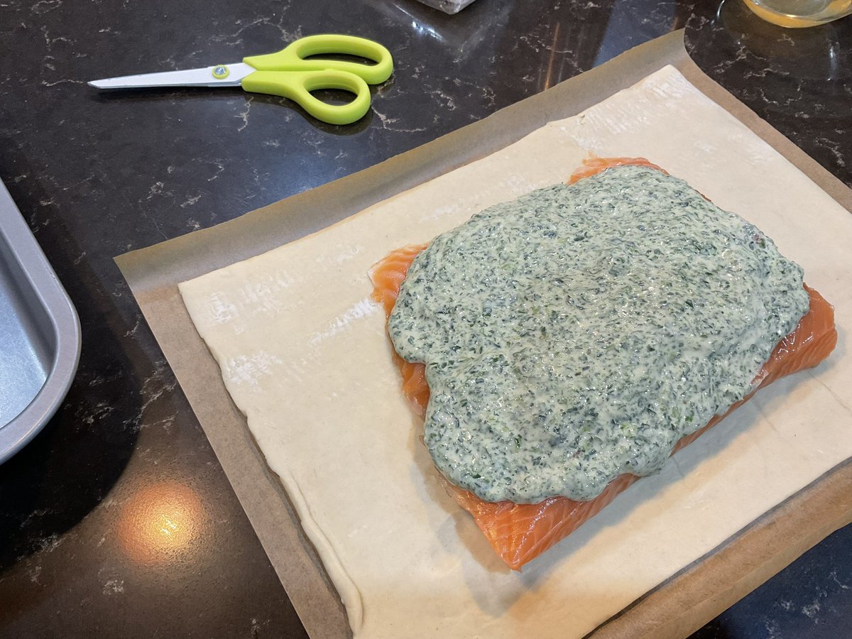 OverAtSusies's tweet photo. 1. Salmon En Croute. Mix 200g cream cheese, tablespoon of fresh thyme, handful of chopped parsley. I used frozen spinach, about 10 portions, defrosted and drained thoroughly. Added to the rest of the mix with one egg yolk, salt and pepper. Place salmon on pastry then top with mix https://t.co/7PctTC9dsu