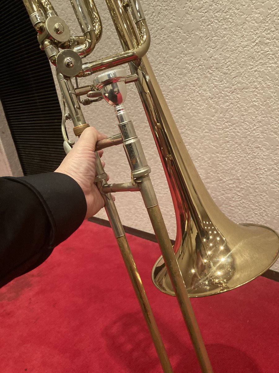 JKT540405's tweet photo. 現役引退したのがコロナ前だから何年ぶりだったんだろ?
縁あって久々に大会に出る事なって秋くらいから結構頑張って練習したつもりだったけど結果、最初の地区で敗退😩
う〜ん。正直、そこまで悪い演奏ではなかったからここは通るかな？とか思ってたのにそう甘くはなかった。 https://t.co/tAaH52yw8G