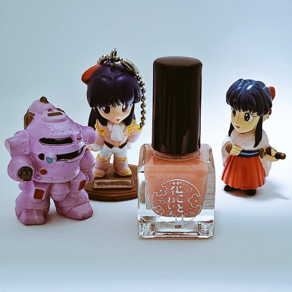 sakuraさまへ(⁠◍⁠•⁠ᴗ⁠•⁠◍⁠) キャンドゥに「すみれ」「さくら」のネイルがあって、サクラ大戦ファン