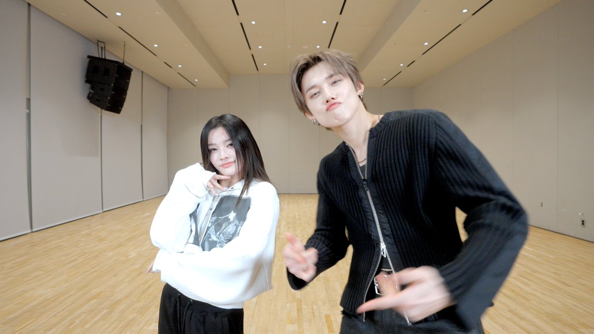 TXT_bighit's tweet image. ‘Talk to You’ Relay Performance w/ IROHA of ILLIT | YEONJUN (연준)
(youtu.be/xVaFUHERdfE)

#연준 #YEONJUN 
#NOLABELS_PART01 #TalktoYou
#투모로우바이투게더 #TOMORROW_X_TOGETHER #TXT
#IROHA #ILLIT