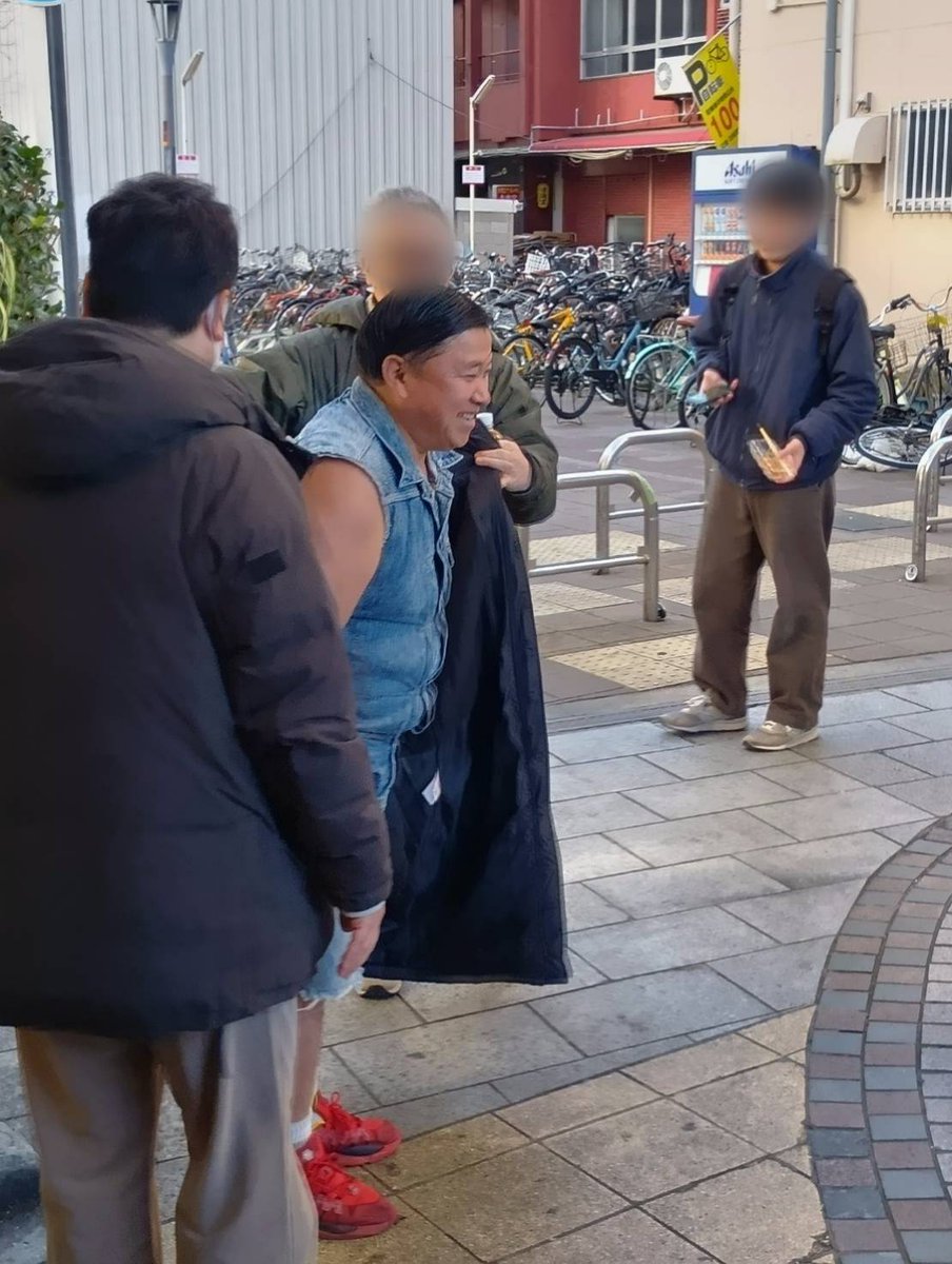 終了後、上着をかけられ微笑むスギちゃん
本当に楽しかったです。
ありがとうございました。

#ダウプラGO
#ダウプラGOエントリー