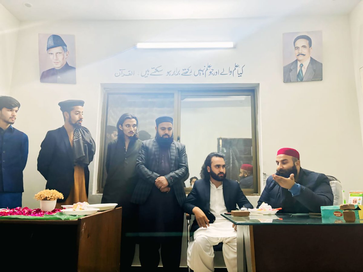 achikiyani's tweet photo. #MSOFoundationDay
پیش کیے ہر ایک نے دعوے ہم نے مگر کردار کیا
ہم نے اس امت کے کل پر قربان اپنا اج کیا https://t.co/SrUgLc5DKD