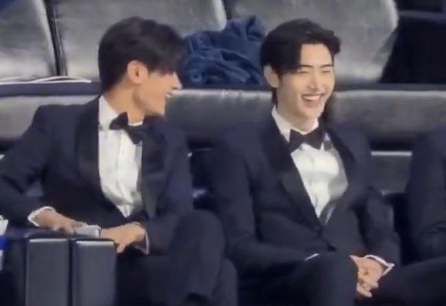 akeeh_h's tweet image. jayhoon 144p but their happiness is 1080p 🤏