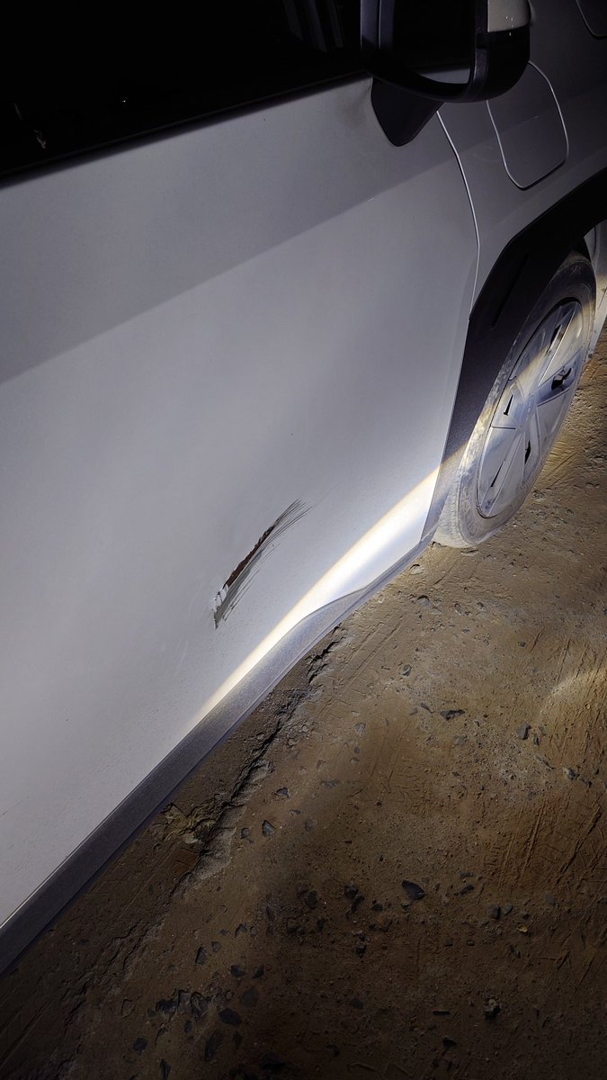 jack2panda's tweet image. 超車，把車刮到內傷😪。