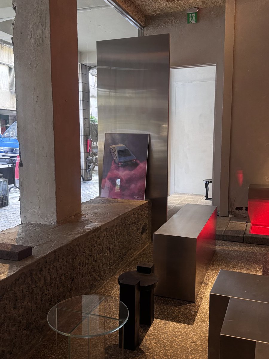 ipgrb4's tweet image. 최신 유행의 카페兼 바🎈