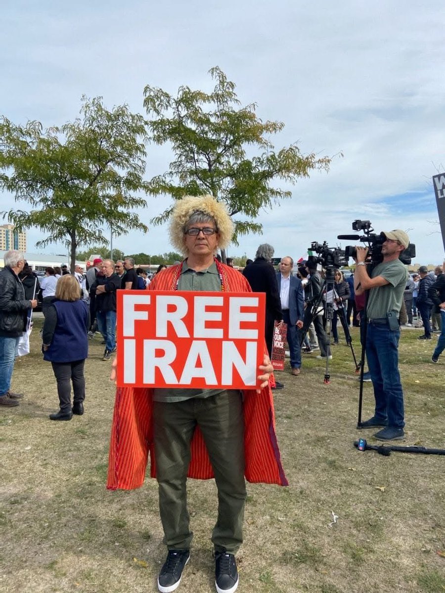TurkmenSahratv1's tweet photo. تورکمن‌ها برای دیکتاتورها میدان را خالی نخواهند کرد و برای رسیدن به آزادی ایستادگی خواهند کرد. https://t.co/4md1cpA83j