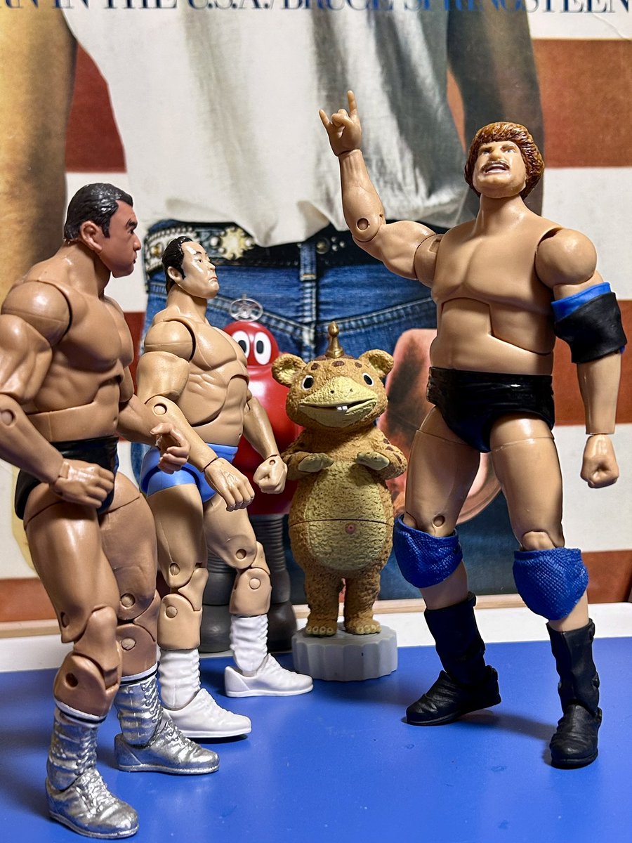 フィギュアが200ドルって高〜い もう円高になっても無理かも。 毎年、専門家のみなさんが130-140円の円高になると予想しますが、去年も大ハズレ。  アメリカの都市部では、給料も物価も日本以上に上がって、年収10万ドルでも低所得者。 フィギュアもレコードと同じ道を歩ん ...