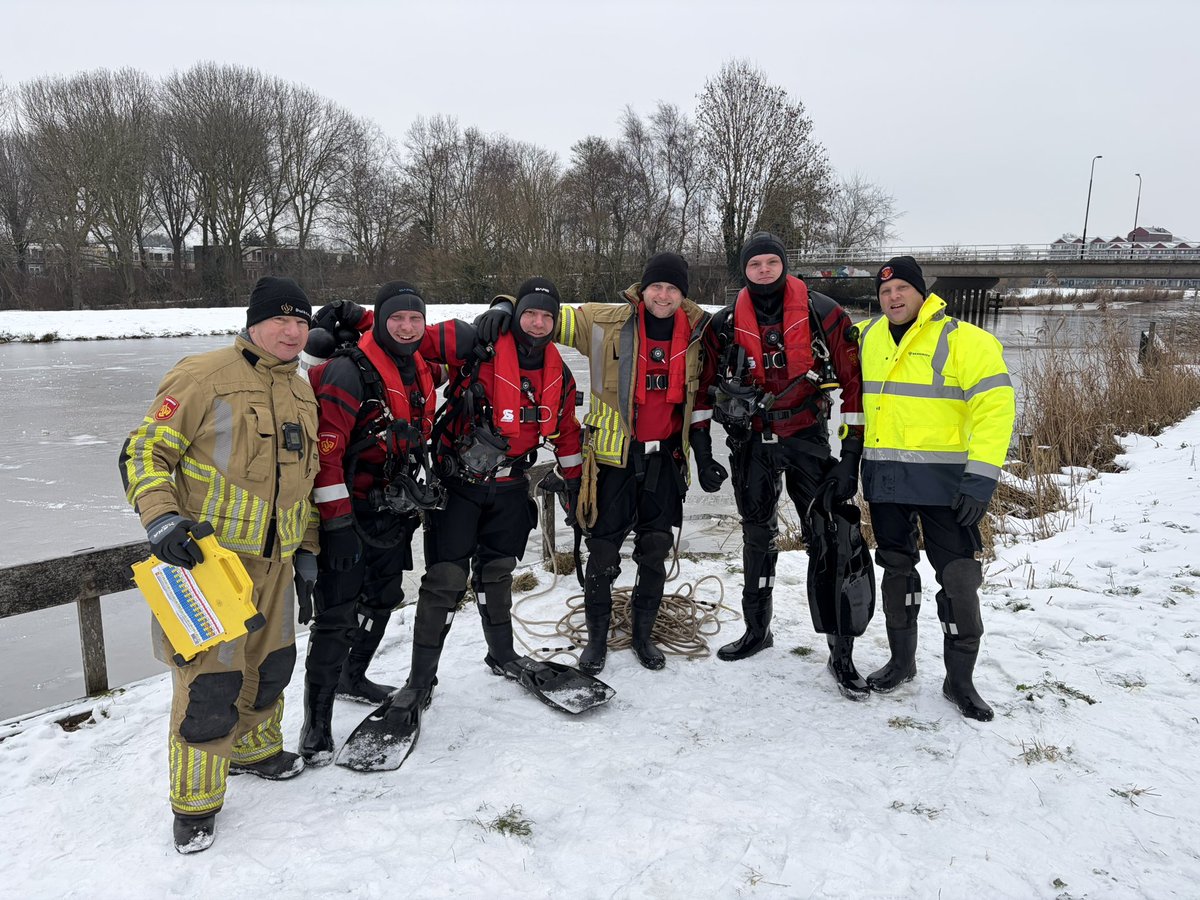 Brandweerduikers ingezet voor ijsduik in Mijdrecht
