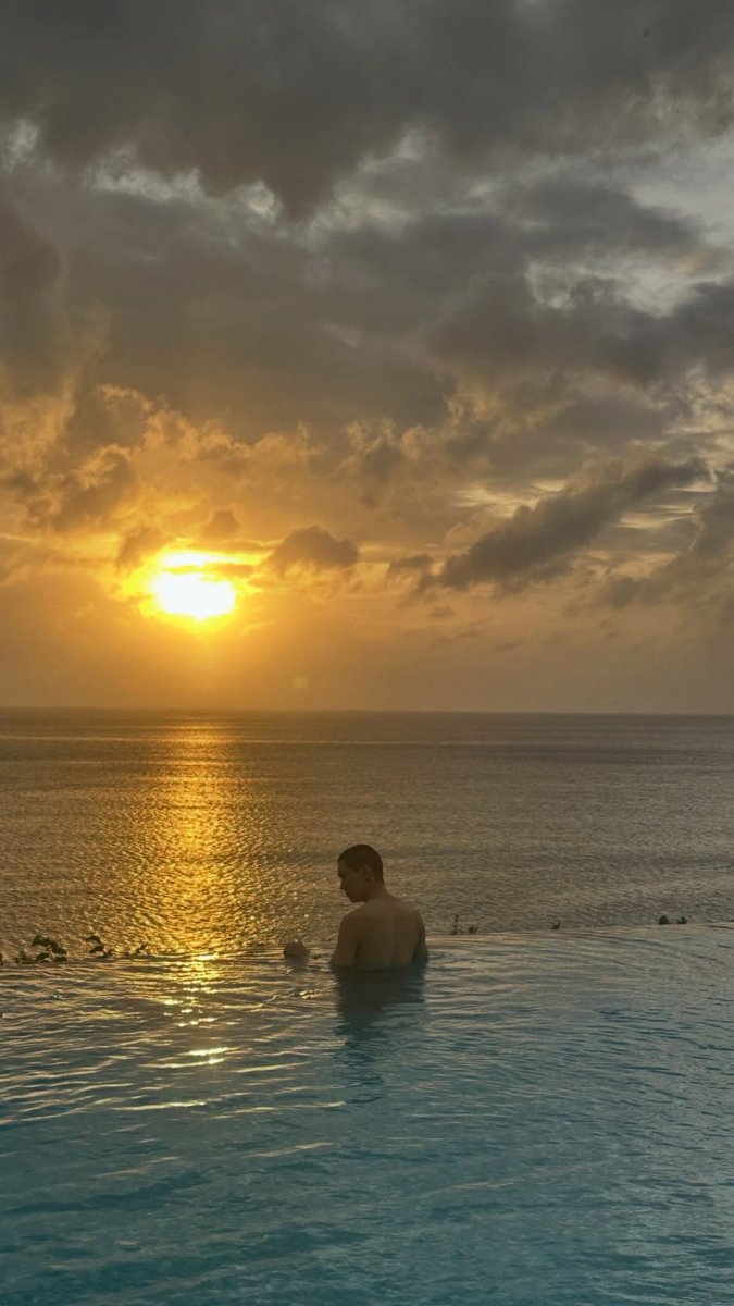 iamnatecooper's tweet photo. sunset swim https://t.co/sG1RonktZ5