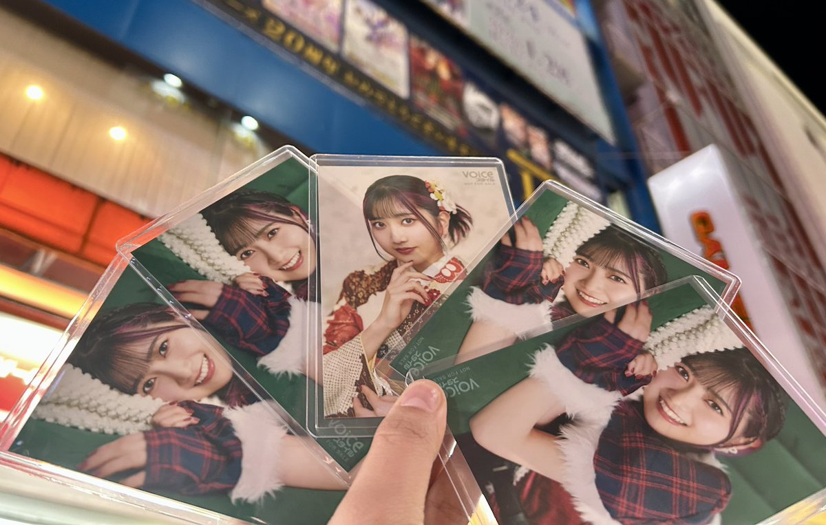 薮島朱音さん、写真集お渡し会が大盛況で終了