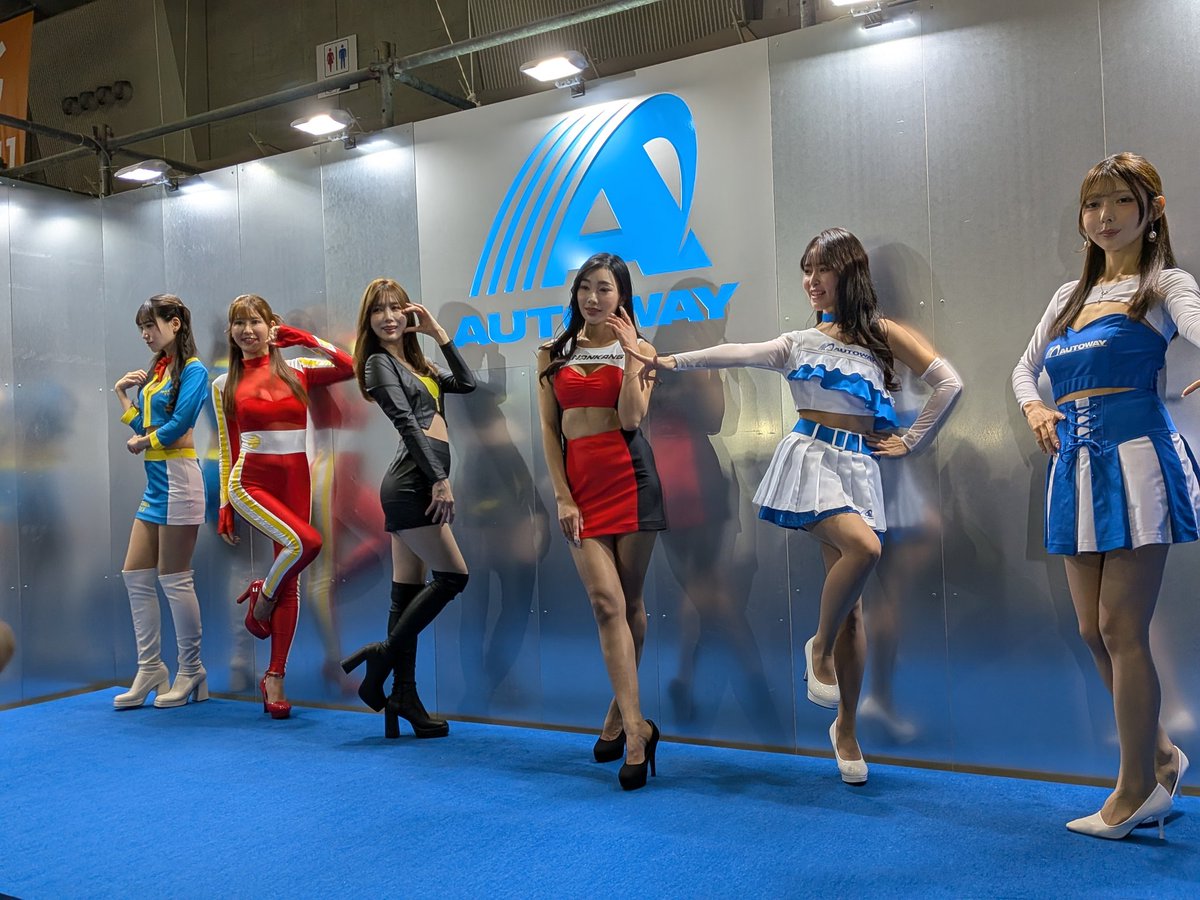 doki512's tweet photo. 東京オートサロン2026 オートウェイブース・益田アンナさん+5名
#東京オートサロン2026
#TAS2016
#AUTOWAY https://t.co/ApWBPEzBEB