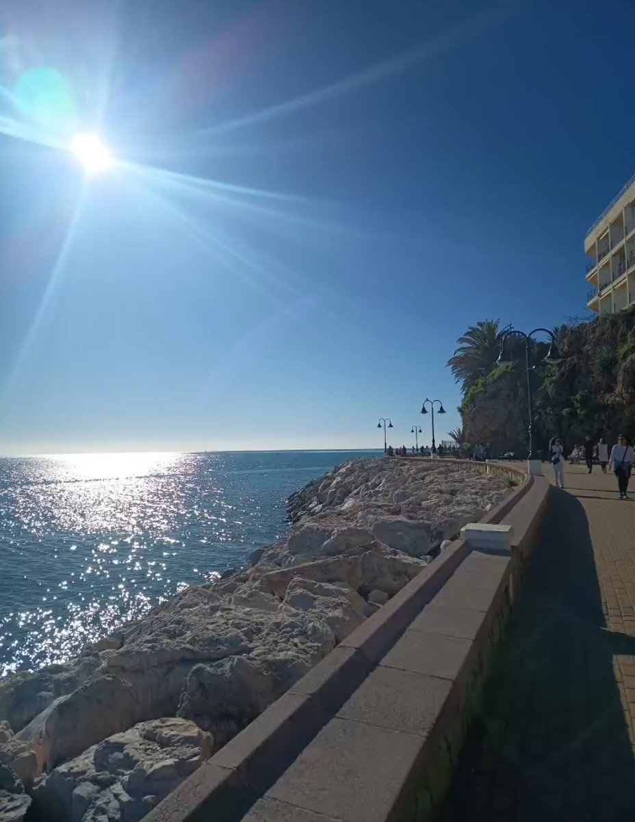 ElUltimoRay's tweet image. Sol y fresquito. Podía quedarse así pa siempre...