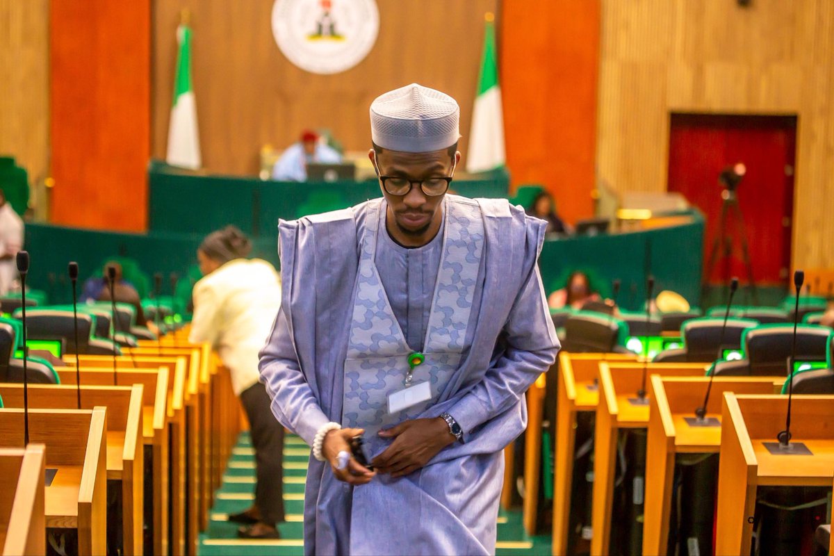 Dee For Real Change tweet media