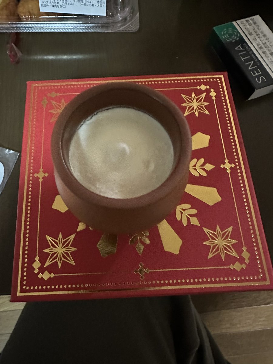 dpsuki's tweet image. と言うことでもらった高級プリンを食べます！俺が