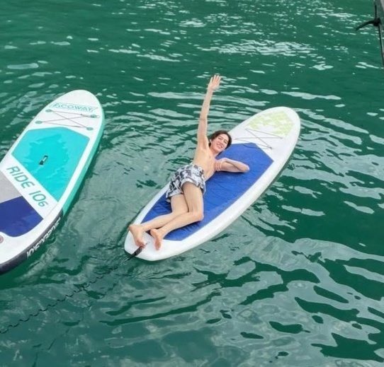 ตัวฉันเองมีนามว่ามีนานุช บ้านอยู่ใต้สมุทรสุดหยั่งถึง