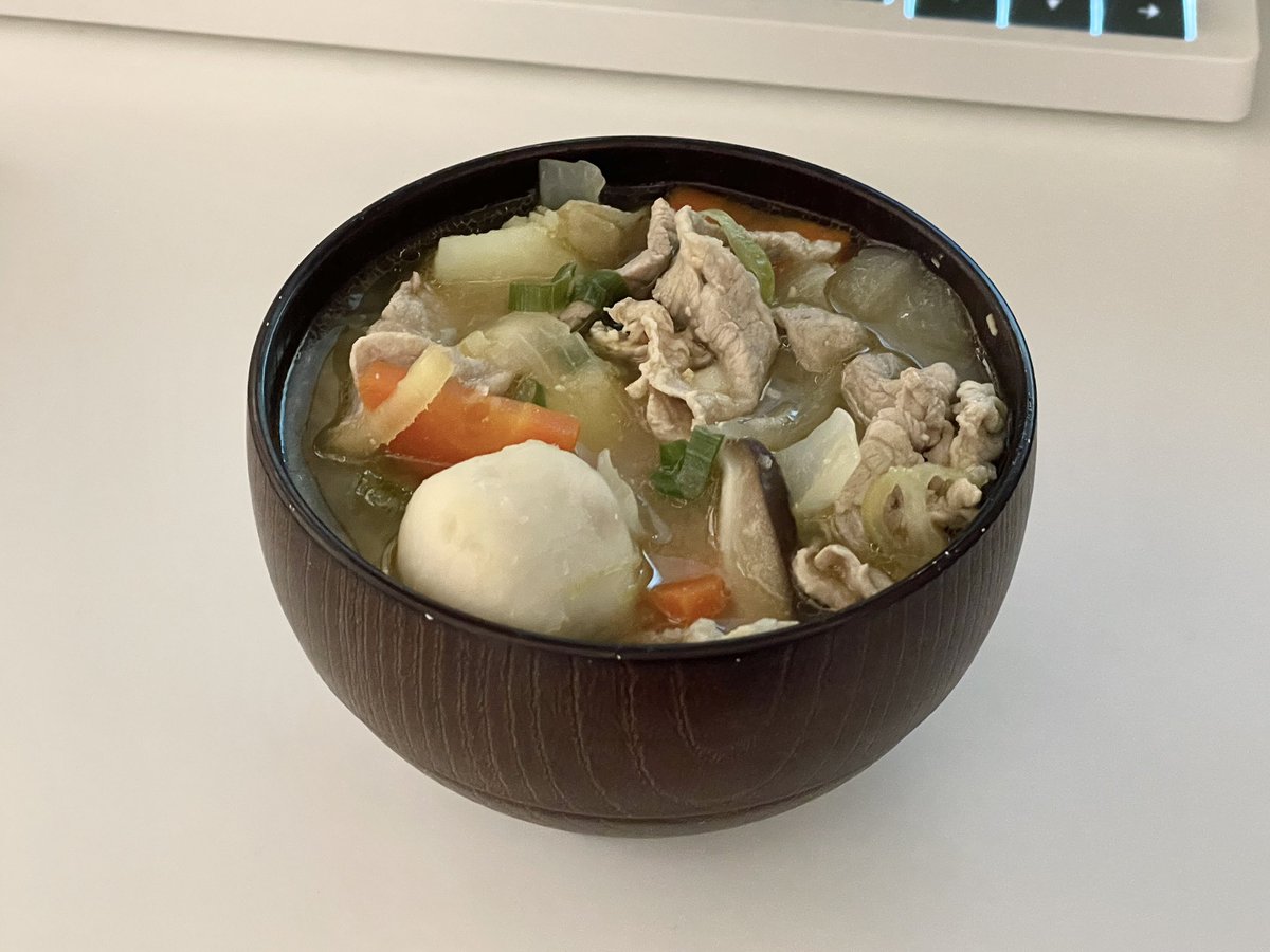 ななセブン tweet media