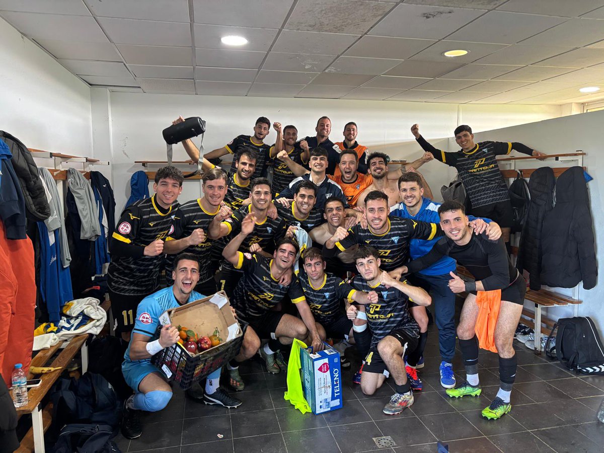 📸 𝙇𝙖 𝙛𝙤𝙩𝙤 𝙙𝙚𝙡 +𝟑. 💛

🤩 Que huev*s tiene este equipo. 🥚

#AquiEstamosOtraVez