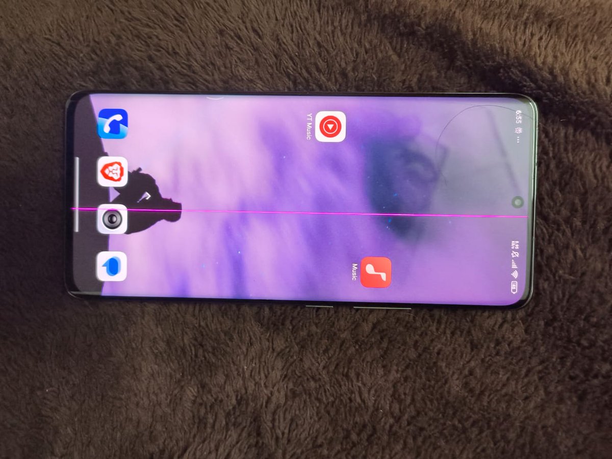 byronxcrypto's tweet image. same issue pink line @_techibee company should address this.  @Xiaomi @XiaomiIndia #pinklineissue #mi13pro #Accountability