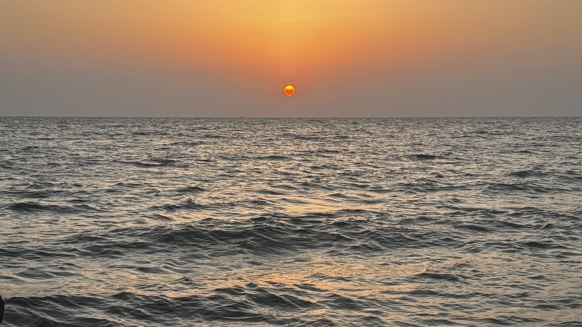 s8lix1's tweet photo. 🌅🌊🩵🪄 https://t.co/tywv1n4LCl