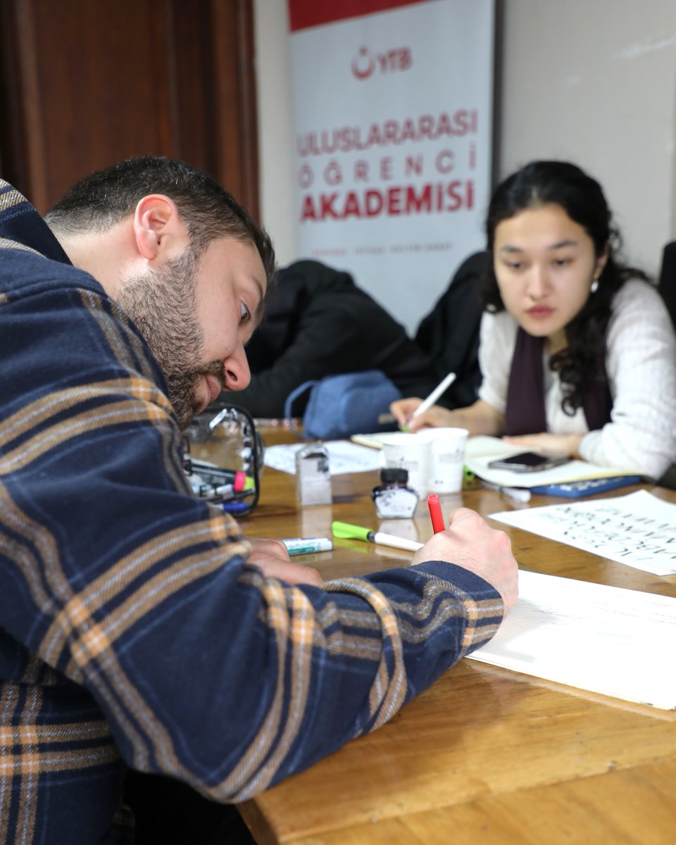 🎨 Uluslararası Öğrenci Akademisi Sanat İhtisas Atölyeleri

İTM’de, <a href="/yurtdisiturkler/">YTB</a>'in desteğiyle yürütülen Uluslararası Öğrenci Akademisi Sanat İhtisas Atölyeleri kapsamında “Onur Yıldırımer ile Kaligrafi Atölyesi (Temel Seviye)” devam ediyor.

📅 Pazar
⏰ 12.00 – 15.00