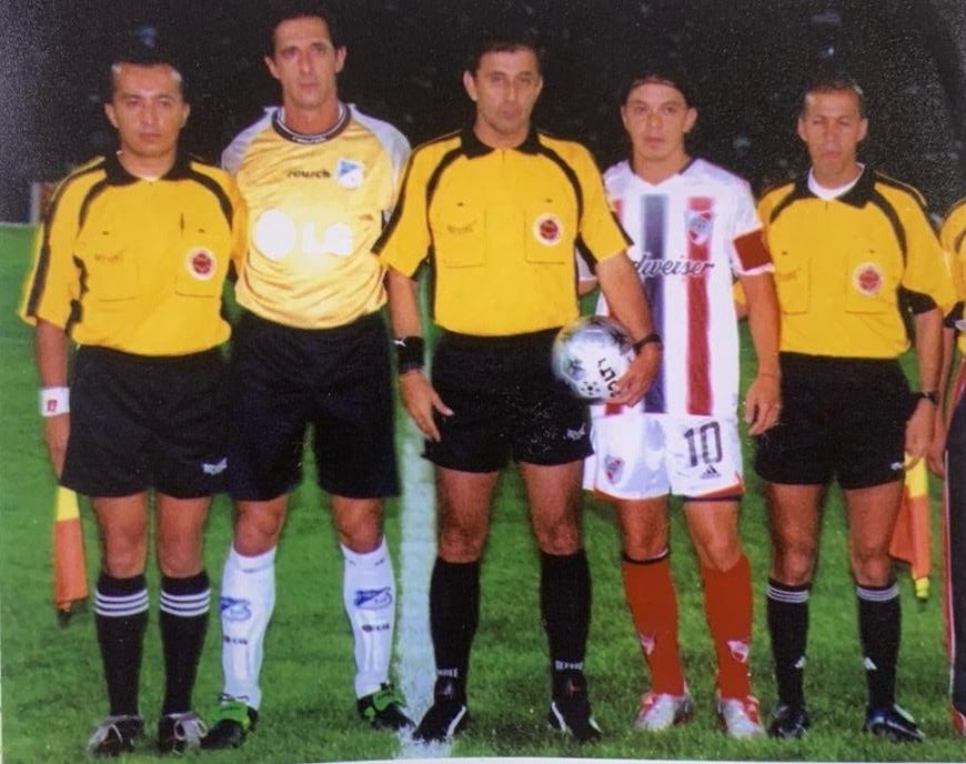 BurguezHector's tweet image. Un partido que vuelve a la memoria; hoy Millonarios vs River. 💙