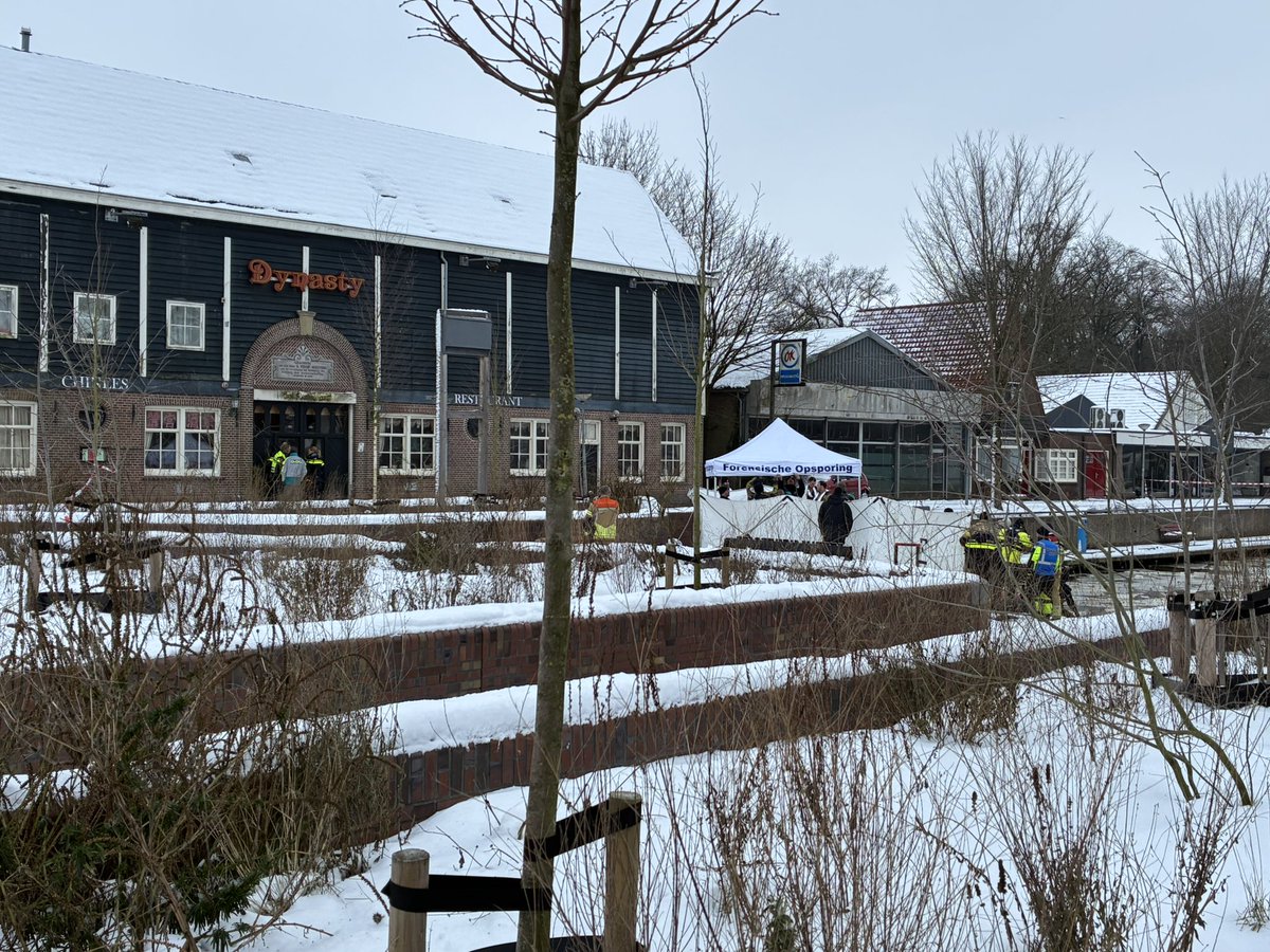 Forensisch onderzoek in Steenwijk, politie onderzoekt mogelijke vondst van lichaam
