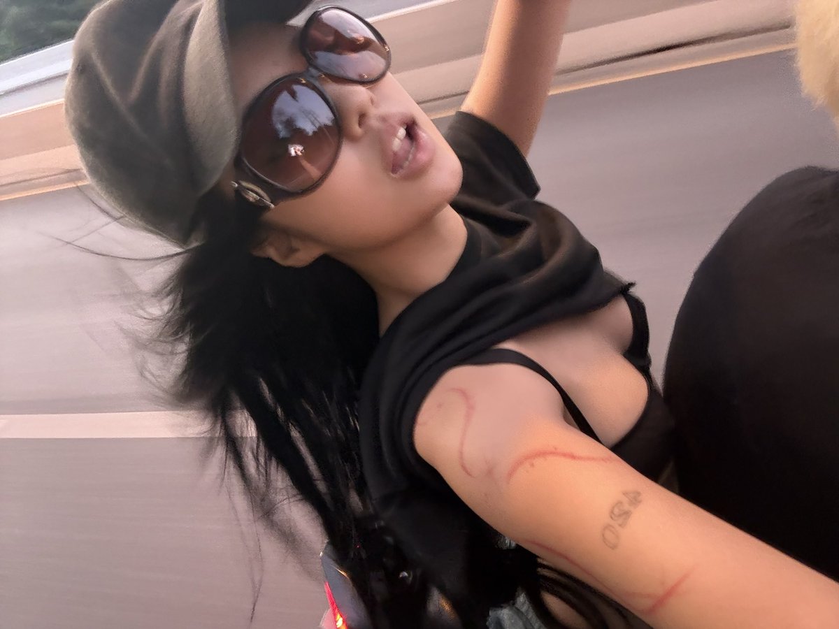 stella42 tweet media