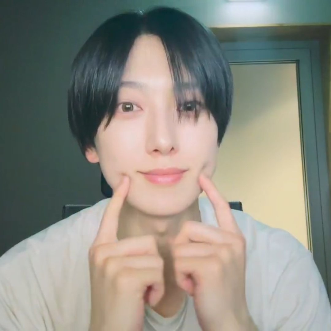 오야스미~
하트 마니💕💕
토끼🐰
볼 콕~