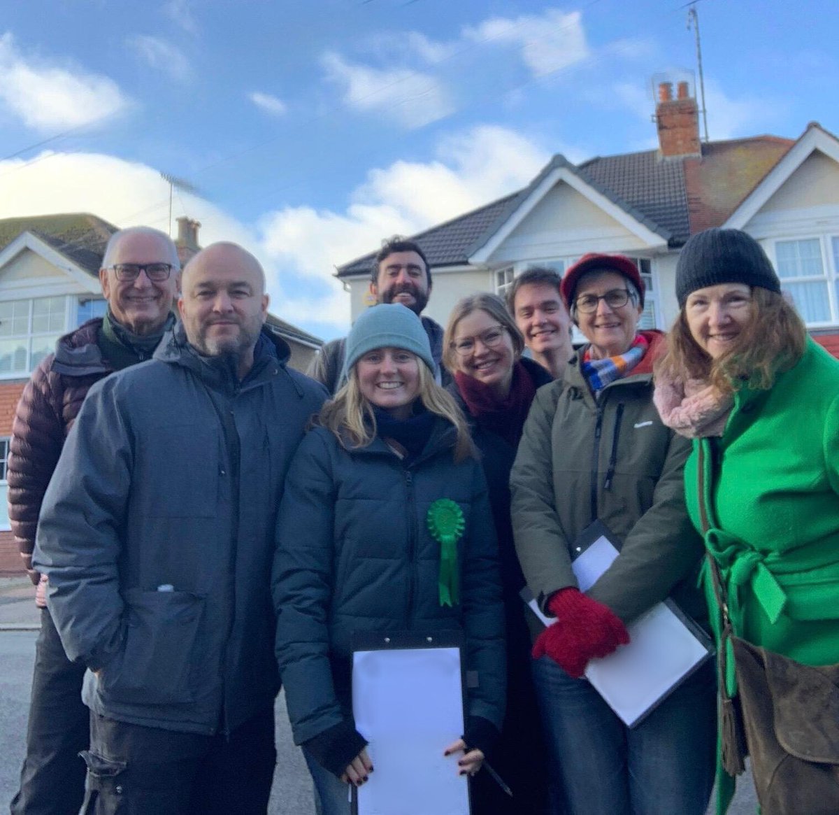 Meaningful day on the doorsteps in East Worthing this weekend 🌟 

Grateful to Cllr. Carl Walker and the community for focused, solution‑driven talks🤝

Residents voiced anger over a possible election delay and sparked a surge in petition signatures.

⬆️The momentum is building!