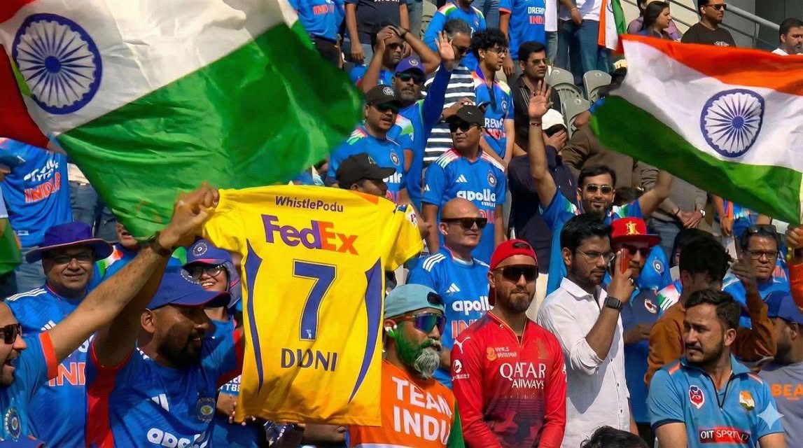 SelflessCricket's tweet photo. Rohit Sharma &amp; Virat Kohli fans hyping MS Dhoni is my favourite genre of cricket fans. https://t.co/U5paoR3H53