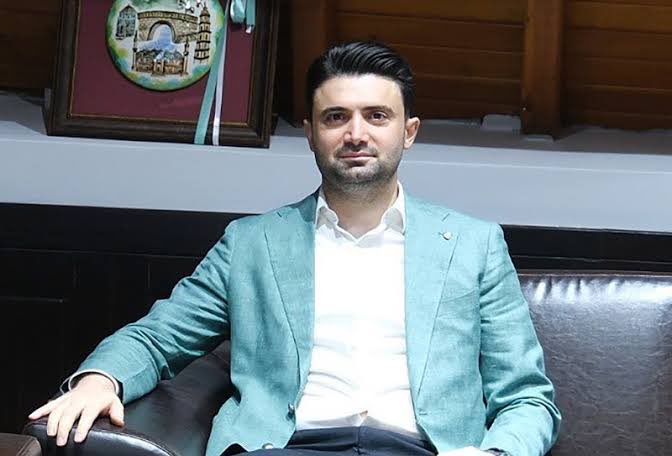 Bursaspor başkanı sayın Enes Çelik yarın 21:00'da AS TV'nin konuğu olacak.