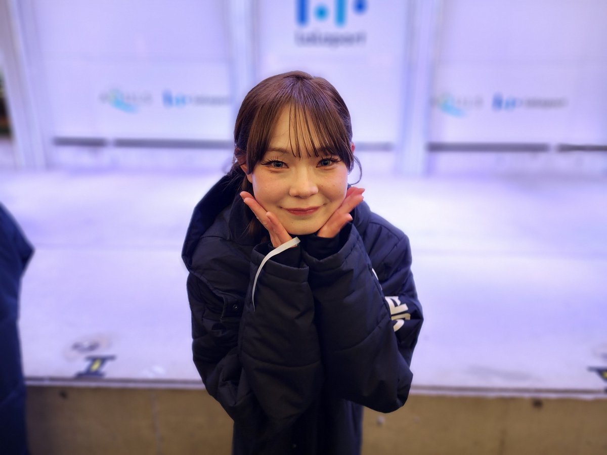 あみちゃんおつあみまんじゅう😆✋️🎶
いつもどこにいても見つけてくれるし、今日のあんな手がかじかむような寒さでもピアノ弾きまくれる姿に感動した!
昨日、名古屋行くか悩み中って言ってたけど行って良かった👍
寒い中お疲れ様でした😌
#シーオンシンデレラ #シーオン 
#杏実