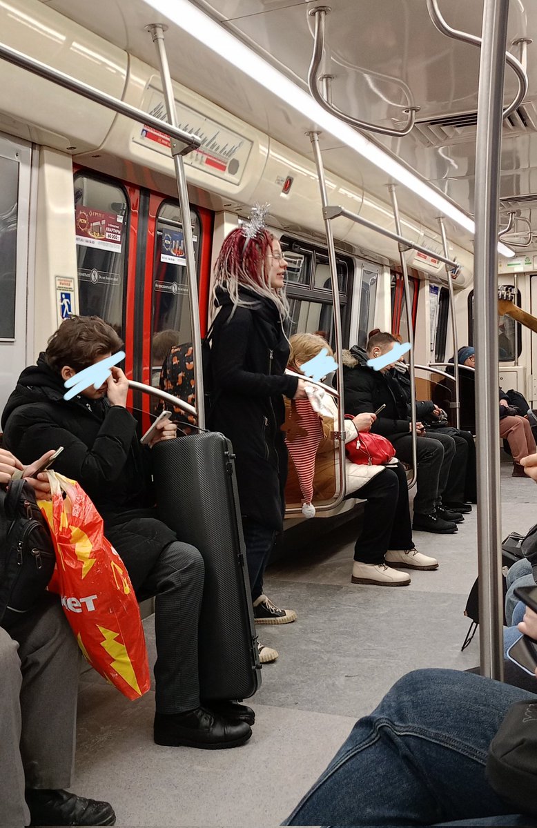 А ЗА 95 РУБЛЕЙ МОЖНО УЖЕ ВЫГНАТЬ ИЗ МЕТРО ДОЛБОЕБОВ С ИХ ПЕСНЯМИ ИЛИ НЕТ НУ В КОНЦЕ КОНЦОВ