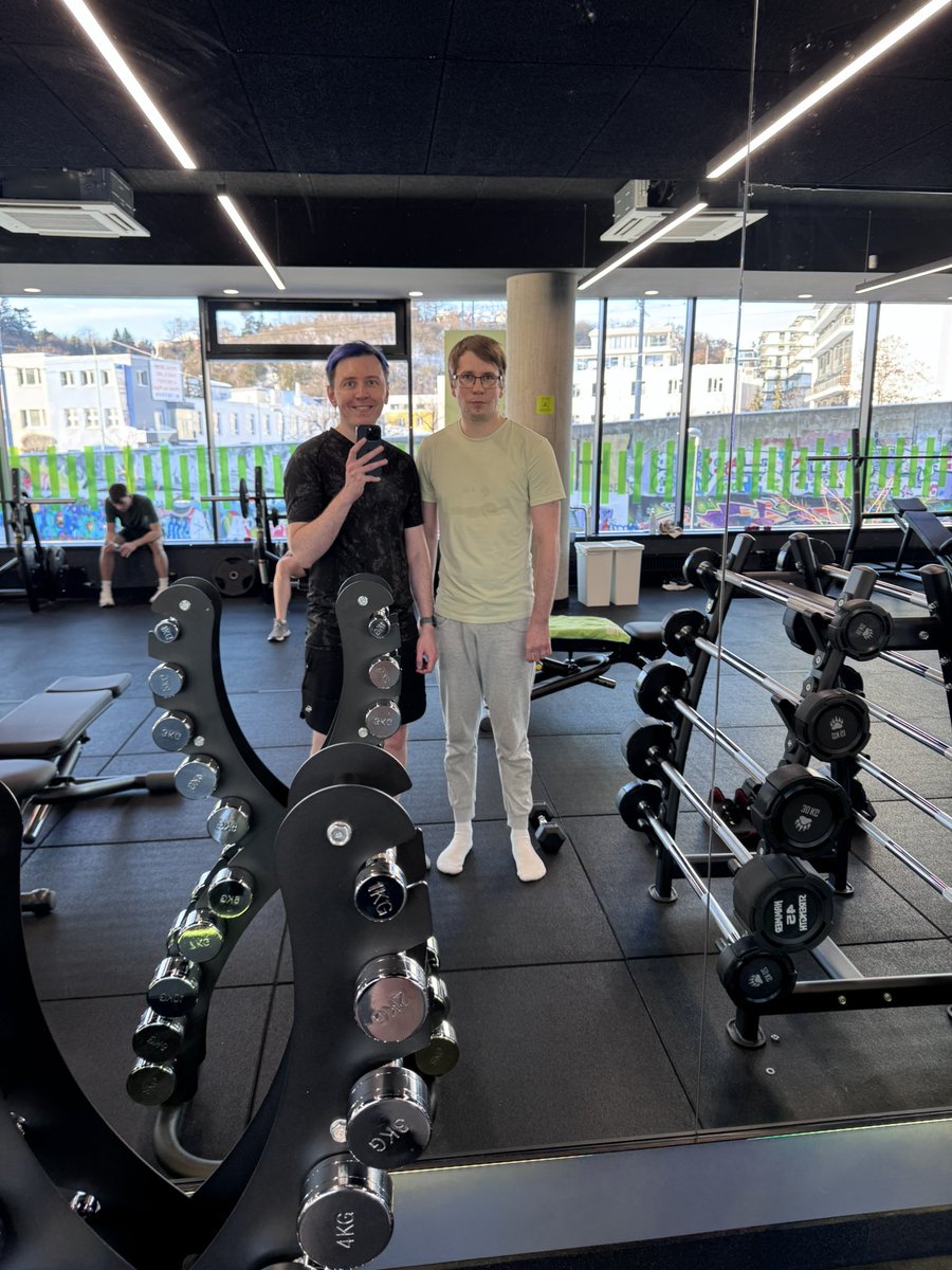 Косплеим Трампа и Меланию 😋