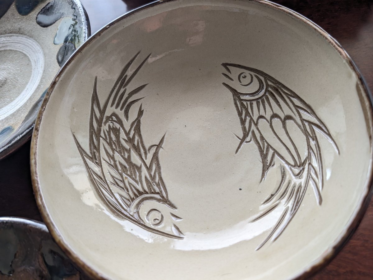 金城吉彦作 ②金城陶器所 白6寸鉢 沖縄で初の人間国宝となった金城次郎氏の孫