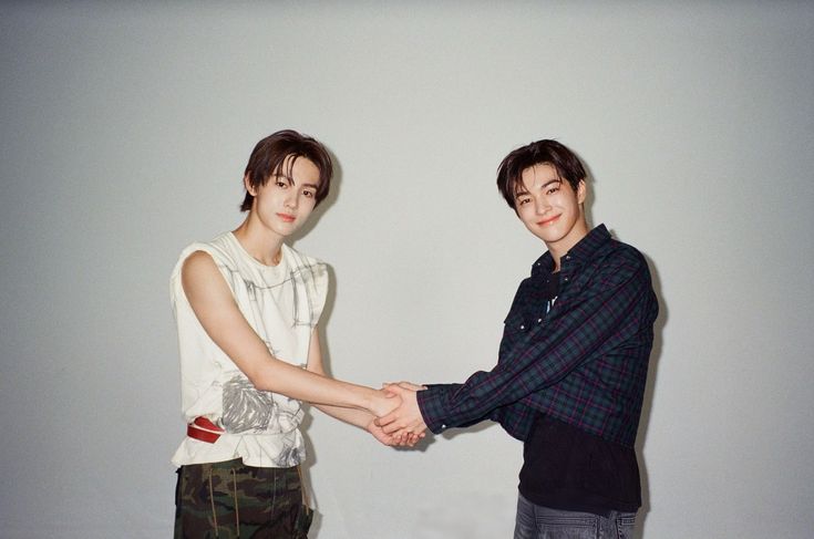 cortis_coers's tweet image. Hyeon renewed his contract w Keonho 🥹