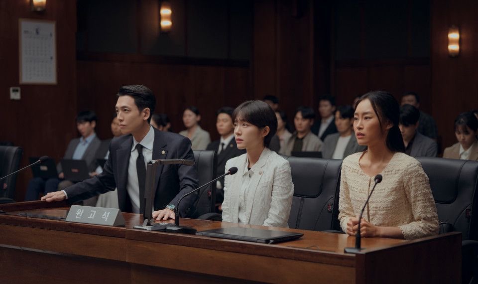 constelaris's tweet photo. . ݁₊⊹ Pro bono . ݁˖ . 

Nota: ⭑⭑⭑⭑⭑

Estou obcecada por dramas jurídicos por causa dele! Um drama maravilhoso que nos mostra de forma um tanto engraçada que nem tudo é preto e branco e que, muitas vezes, a linha entre a lei e a justiça nem sempre segue para o mesmo lado https://t.co/GvtIPhrf5l