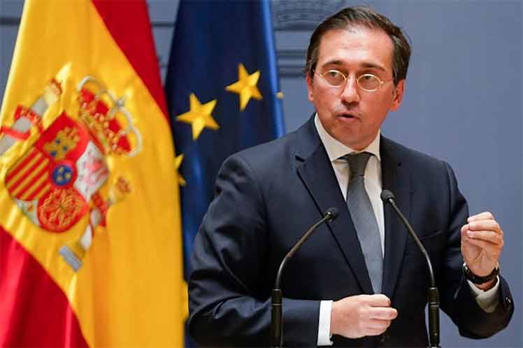 YourAnonCentral's tweet image. Spain’s Foreign Minister José Manuel Albáres has joined France’s call to build a European Army and to integrate its defense industry free of US interference. This would allow Europe to act independently of third countries and strengthen its security.