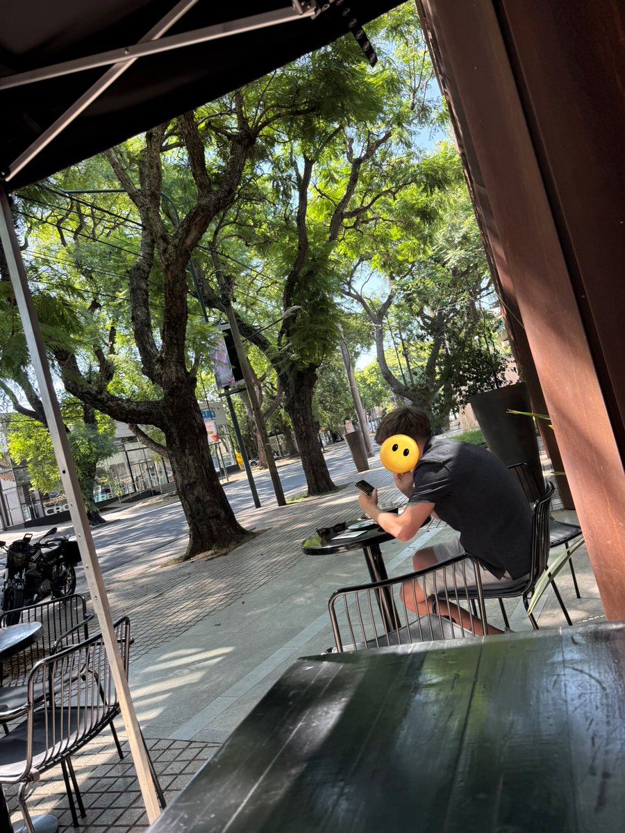 mbsfauer's tweet image. Los hombres somos criaturas simples:

Nos gusta tomar un café tranquilos, levantar cosas pesadas, los autos rápidos &amp;amp; que no nos rompan las pelotas.

That's it.