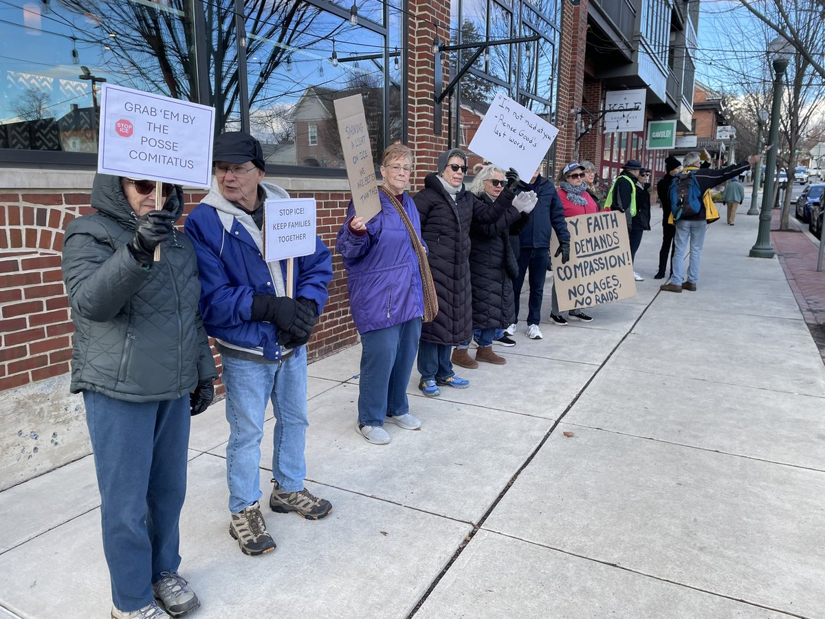 EngineerElize's tweet photo. ICE Out For Good Lititz,PA - 350+ attendees https://t.co/0FZA5d0Xgg