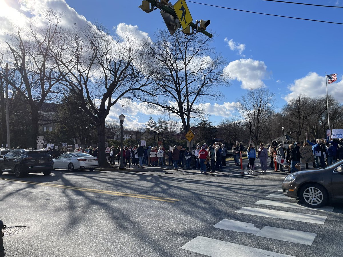 EngineerElize's tweet photo. ICE Out For Good Lititz,PA - 350+ attendees https://t.co/0FZA5d0Xgg