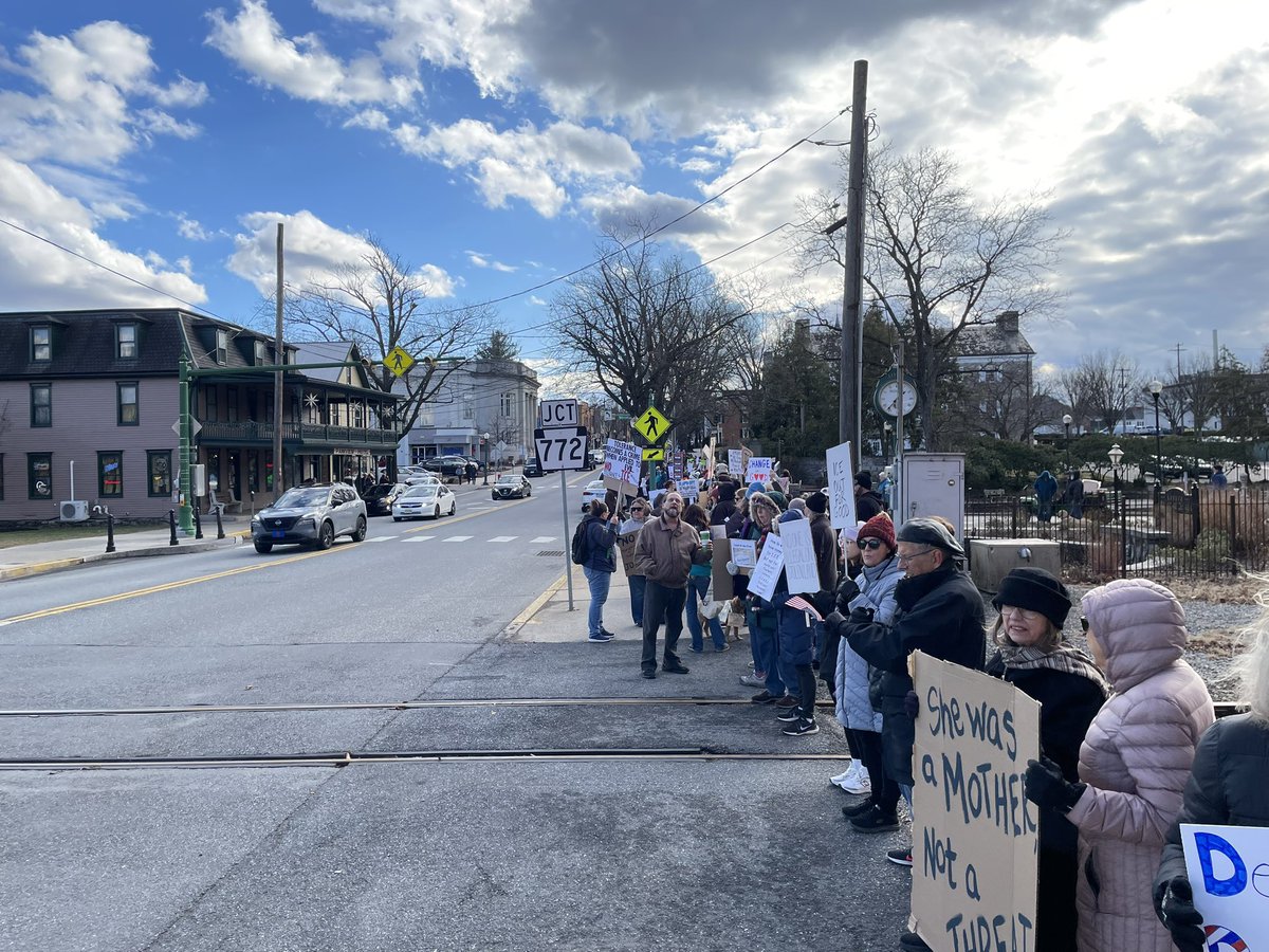 EngineerElize's tweet photo. ICE Out For Good Lititz,PA - 350+ attendees https://t.co/0FZA5d0Xgg