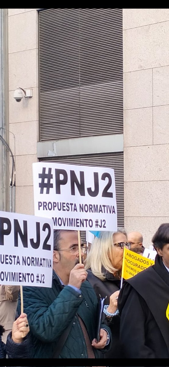 #PonentesJ2EstaPendiente <a href="/gpscongreso/">PSOE Congreso</a> <a href="/CorujoBorja/">Borja Suárez Corujo</a> <a href="/SaizElma/">Elma Saiz</a> hasta cuando van a estar sin darle solución a esta angustiosa y desesperada situación en la q se encuentran Colectivo Abogacia y Procura d España? #Transaccional1x1yTodosJ2 #Pasarela1x1AlRetaParaTodos #PasarelaInfameNo